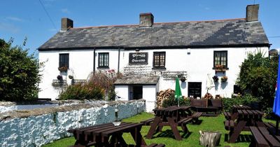 Pub issues savage response after customer 'threatens them' and posts negative reviews
