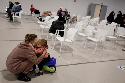 Three generations of women flee war in Ukraine for Spain