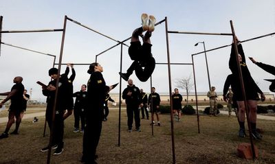 Army eases fitness test standards for women, older troops