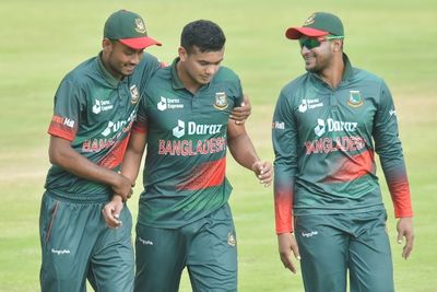 Taskin Ahmed rips through South African batting