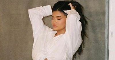 Kylie Jenner praised for sharing the reality of her post-birth tummy with candid snaps