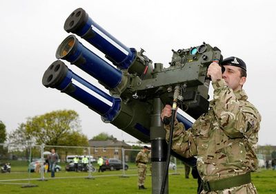 Which weapons have been sent to Ukraine by the UK?