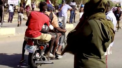 Barricade protests bring life to halt in Sudanese capital