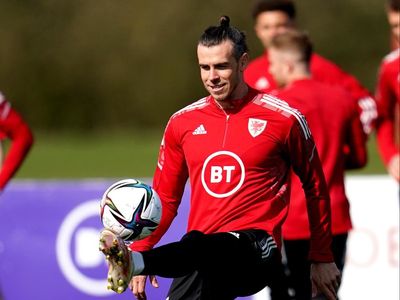 Gareth Bale fit for play-off and determined to fire Wales to the World Cup