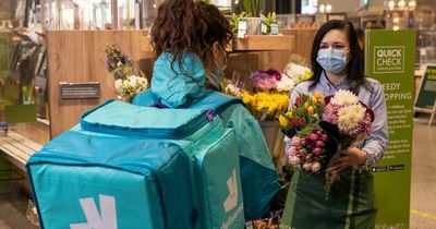 Deliveroo offering last minute Mother’s Day gifts including wine, flowers and chocolates