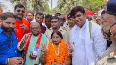 Bihar minister Mukesh Sahani-led VIP's all three MLAs quit the party, pledge support to BJP in assembly