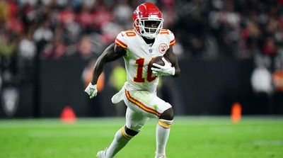 Details Emerge in Blockbuster Tyreek Hill Trade, Receiver’s Contract Extension with Dolphins