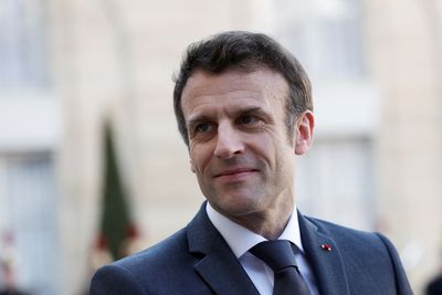 France's Macron says he's ready to hold up dialogue with Russia on Ukraine