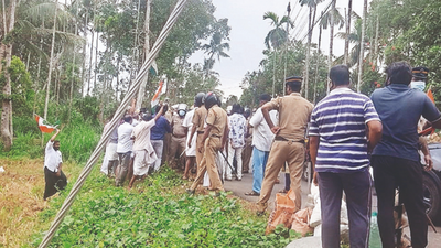 Kerala: Protests continue against K-Rail survey stone laying