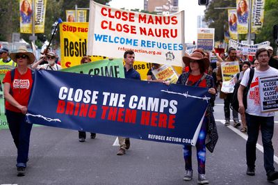 New Zealand to take 450 refugees from Australian detention