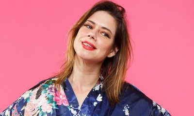Lou Sanders review – endearingly daft tales of a rackety life