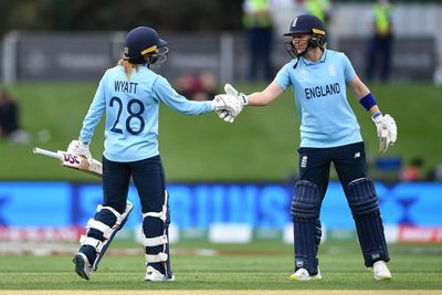 England continue remarkable World Cup turnaround with fine win against Pakistan