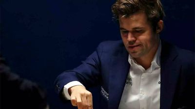 Charity Cup: Carlsen, Liem make semis