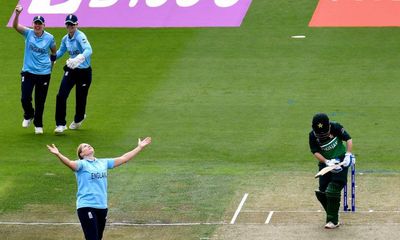England edge closer to World Cup semis after cruising past Pakistan