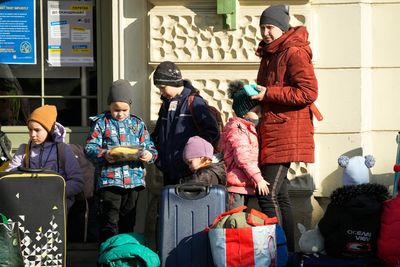Ukraine refugees' hopes of return waning weeks into war