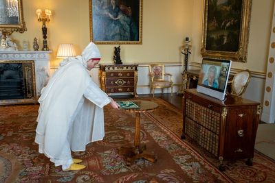 Queen greets Moroccan and Egyptian ambassadors virtually