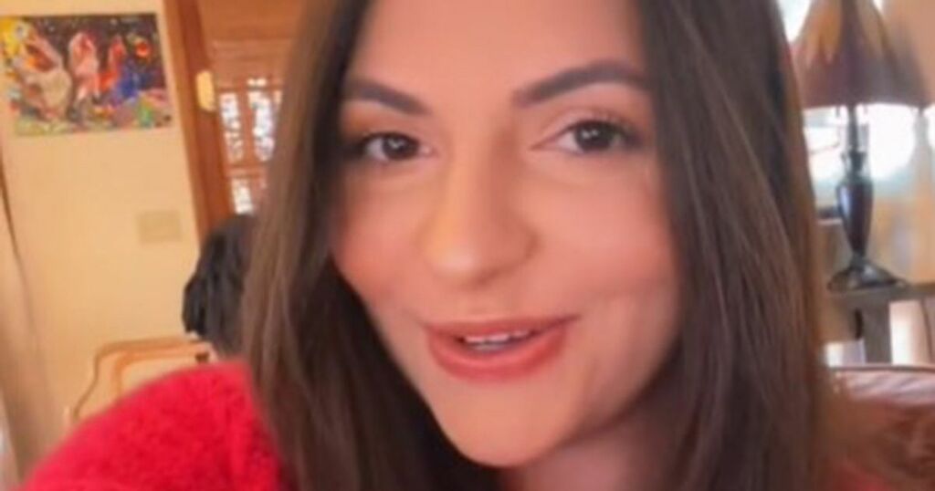 Woman says she was 'dress coded' at Disney World and…