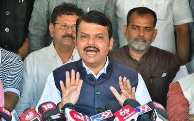 Fadnavis demands NIA probe into terror funding case