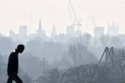 Pollution in London hits highest level as public are told to reduce physical activity