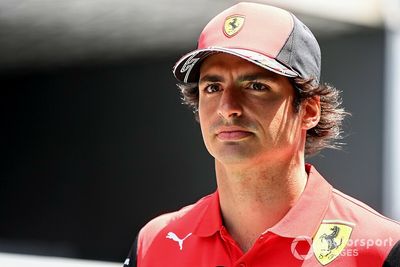 Sainz: Ferrari engineers have "interesting theories" on closing gap to Leclerc