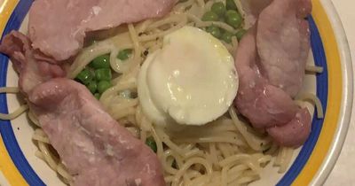 Man rates friend's 'dodgy' dinners including ketchup on spaghetti and microwaved bacon
