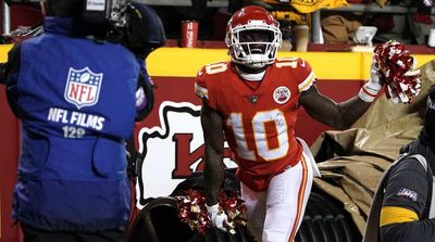 Report: Tyreek Hill Would Have Stayed With Chiefs Only If Given a Better Deal Than Davante Adams