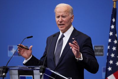 Biden renews warning to China against aiding Russia in Ukraine