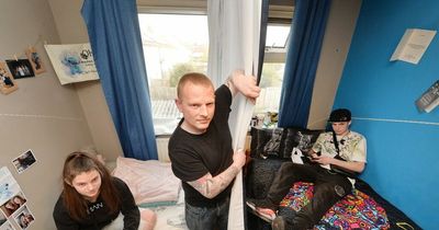Dad forced to divide teen son and daughter's bedroom with curtain in cramped flat
