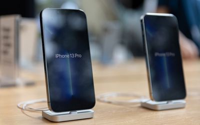 Apple mulls subscription service for iPhones