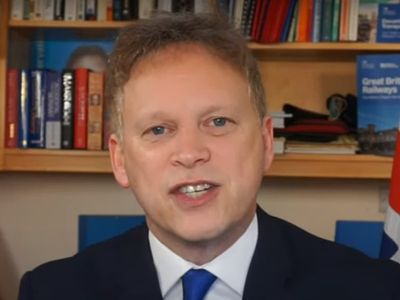 Grants Shapps calls for P&O CEO to resign after he knowingly broke law over staff sackings