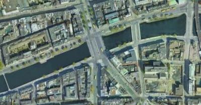 Three-vehicle smash on O'Connell Bridge causes chaos in Dublin city centre