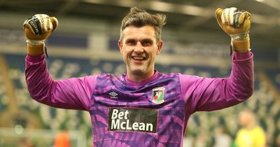 Glentoran legendary goalkeeper Elliott Morris announces retirement