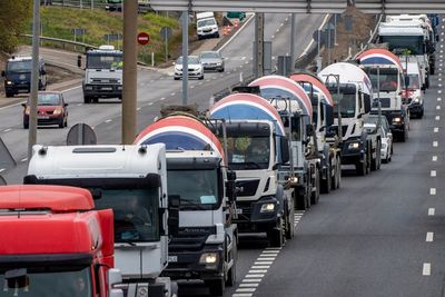 Spain: Truckers get gas price cut, but some still strike