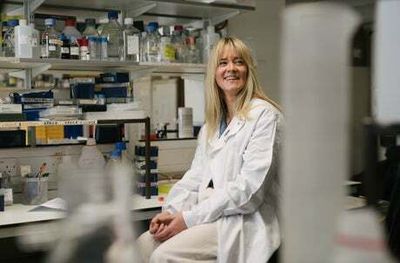 Edith Bowman opens up about family experience of dementia as she visits UCL