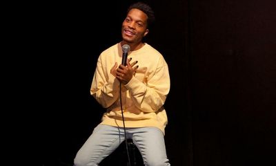 Jermaine Fowler review – sketchy show elevated by an easy intimacy