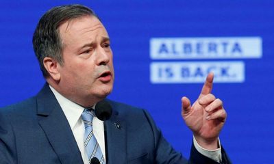 Canada: key Conservative says party risks takeover by far-right ‘lunatics’