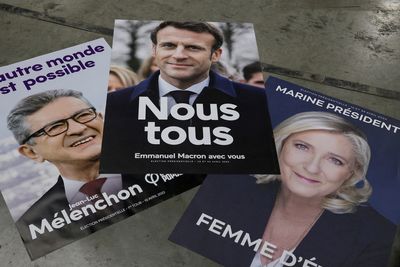 Lack of 'magic' in Macron's campaign fuels abstention worries