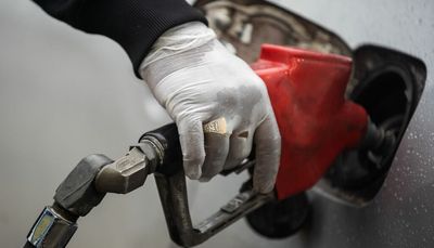 Lightfoot to waive 3-cents-a-gallon gas tax hike until Dec. 31 to ease pain at pump