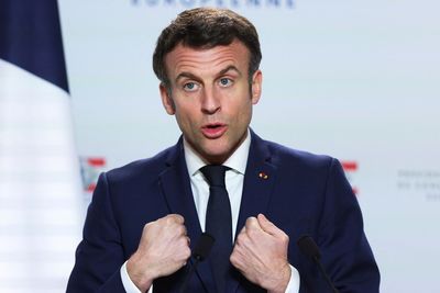 French President Macron: hoping to have more talks with Putin in coming hours