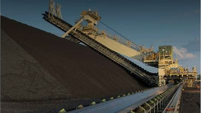 Man dies in underground coal mine in Central Queensland after being struck in the head