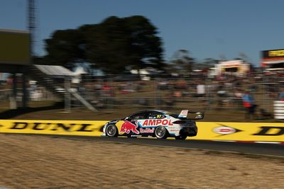 Tasmania Supercars: Van Gisbergen tops second practice