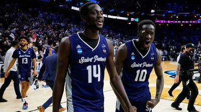 College Basketball World Reacts to Saint Peter’s Latest Historic Upset