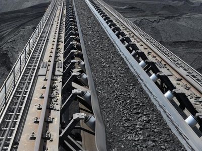 Worker dies at Queensland coal mine