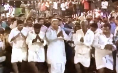 Watch | Former Karnataka CM Siddaramaiah dances during a village fair