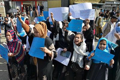 Kabul protesters demand schooling for girls