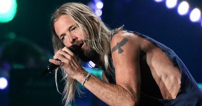 Tragic Taylor Hawkins sings poignant 'Somebody to Love' cover at Foo Fighters' last gig