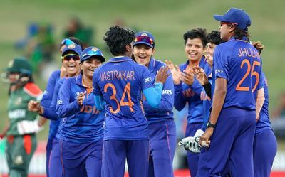 Women's WC semifinal berth at stake as India faces South Africa in must-win game