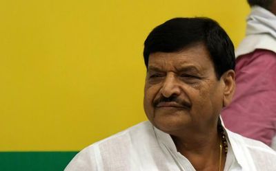Shivpal excluded from SP legislature party meet, says will talk to his supporters