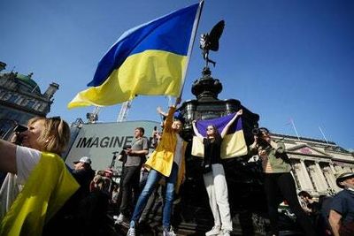 Thousands protest against Russian invasion of Ukraine in central London