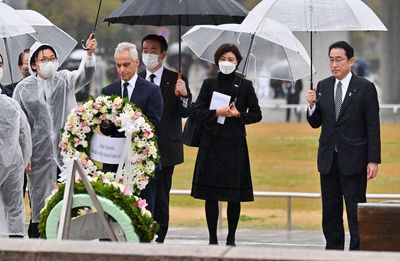 Japan PM, US envoy pray in Hiroshima amid Russia nuke fears